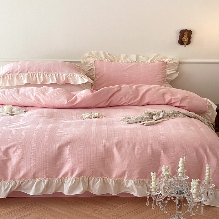 91家纺网 家纺一手货源 找家纺 玛奇朵 2023新品法式浪漫荷叶边60S华夫格大提花-凯伦系列 凯伦-粉