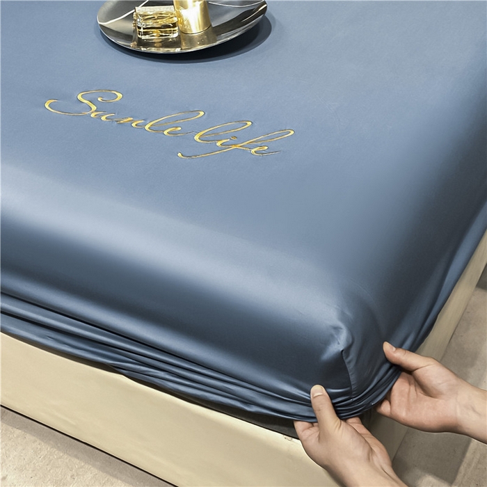 91家纺网 家纺一手货源 找家纺 古吉梦2024新款S刺绣A类抗菌防螨-冰丝床笠三件套 S刺绣-宾利蓝