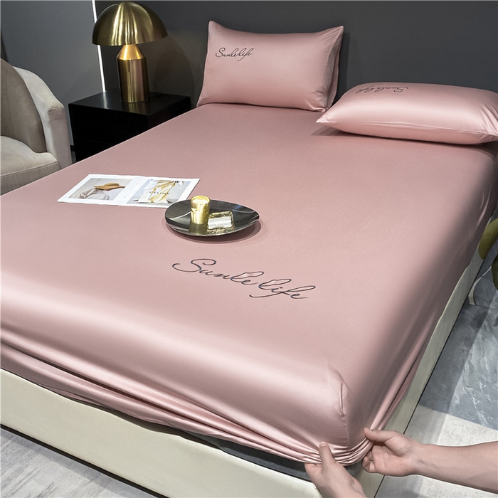 91家纺网 家纺一手货源 找家纺 古吉梦2024新款S刺绣A类抗菌防螨-冰丝床笠三件套 S刺绣-藕粉