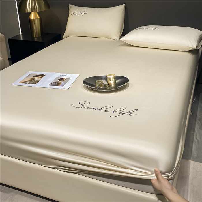 91家纺网 家纺一手货源 找家纺 古吉梦2024新款S刺绣A类抗菌防螨-冰丝床笠三件套 S刺绣-奶昔白