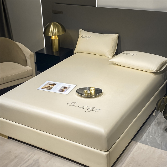 91家纺网 家纺一手货源 找家纺 古吉梦2024新款S刺绣A类抗菌防螨-冰丝床笠三件套 S刺绣-奶昔白