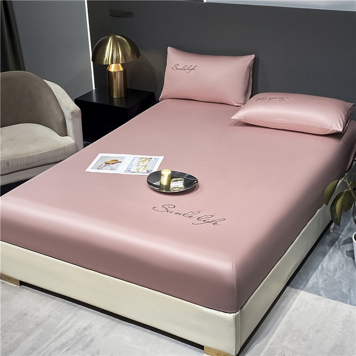 91家纺网 家纺一手货源 找家纺 古吉梦2024新款S刺绣A类抗菌防螨-冰丝床笠三件套 S刺绣-藕粉