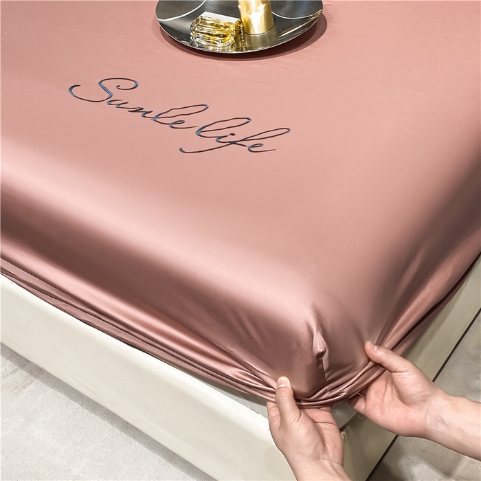 91家纺网 家纺一手货源 找家纺 古吉梦2024新款S刺绣A类抗菌防螨-冰丝床笠三件套 S刺绣-紫豆沙