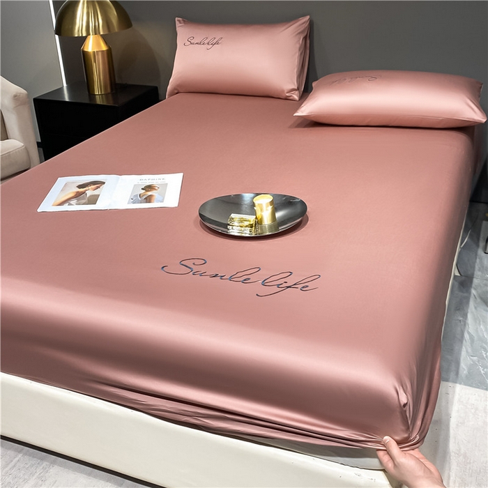 91家纺网 家纺一手货源 找家纺 古吉梦2024新款S刺绣A类抗菌防螨-冰丝床笠三件套 S刺绣-紫豆沙