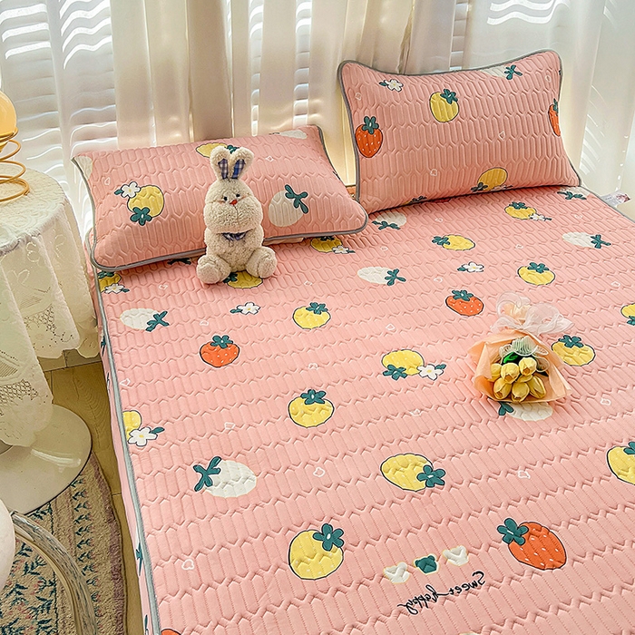 91家纺网 家纺一手货源 找家纺 民新家纺 2023新款乳胶凉席床笠款 小草莓