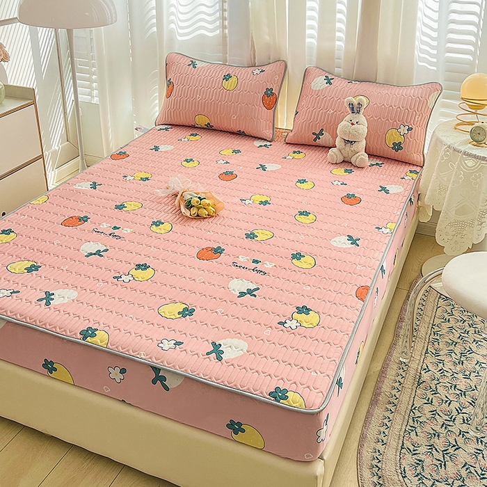 91家纺网 家纺一手货源 找家纺 民新家纺 2023新款乳胶凉席床笠款 小草莓