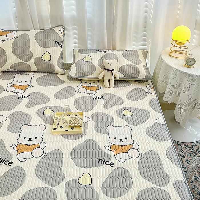 91家纺网 家纺一手货源 找家纺 民新家纺 2023新款乳胶凉席床笠款 布朗熊