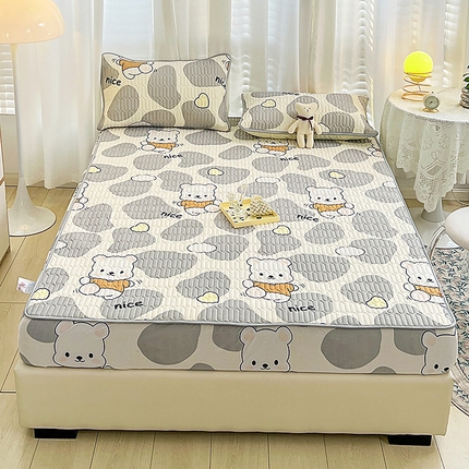 91家纺网 家纺一手货源 找家纺 民新家纺 2023新款乳胶凉席床笠款 布朗熊