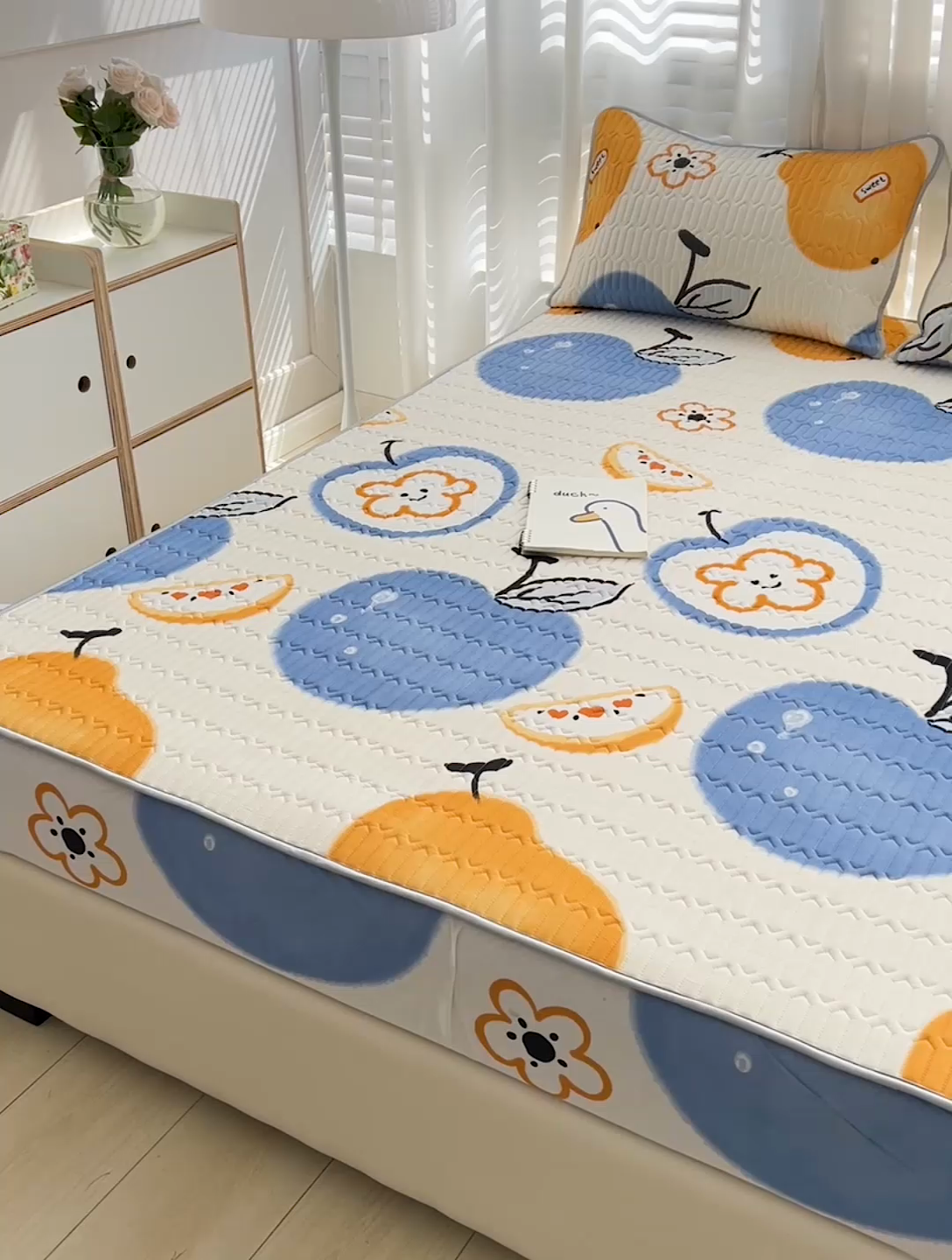 91家纺网 家纺一手货源 找家纺 民新家纺 2023新款乳胶凉席床笠款 苹果乐园