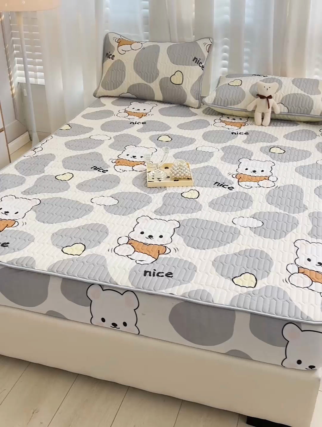 91家纺网 家纺一手货源 找家纺 民新家纺 2023新款乳胶凉席床笠款 布朗熊