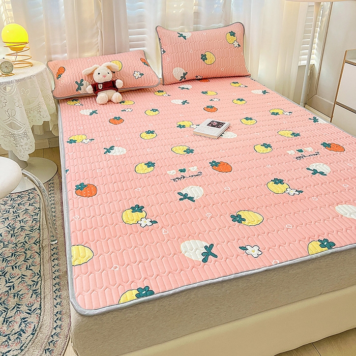 91家纺网 家纺一手货源 找家纺 民新家纺 2023新款乳胶凉席 小草莓