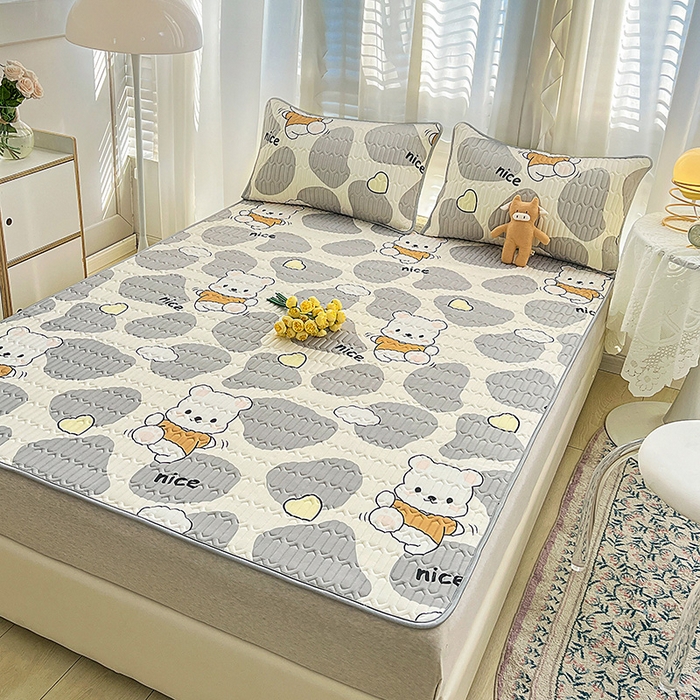 91家纺网 家纺一手货源 找家纺 民新家纺 2023新款乳胶凉席 布朗熊