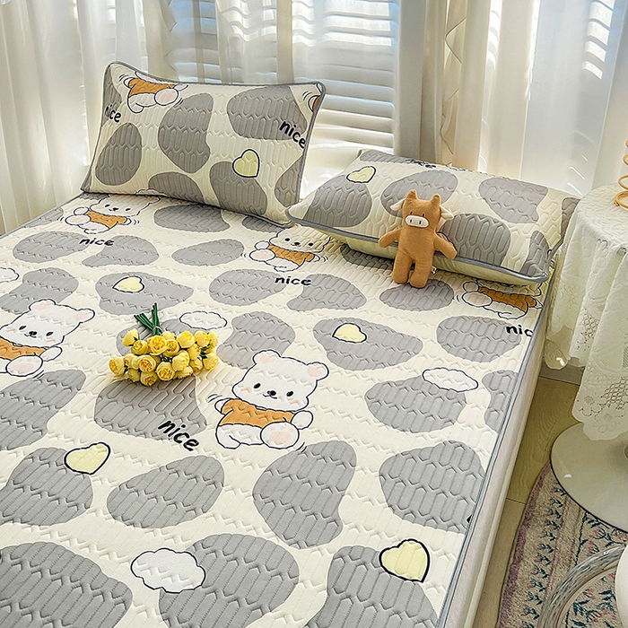 91家纺网 家纺一手货源 找家纺 民新家纺 2023新款乳胶凉席 布朗熊