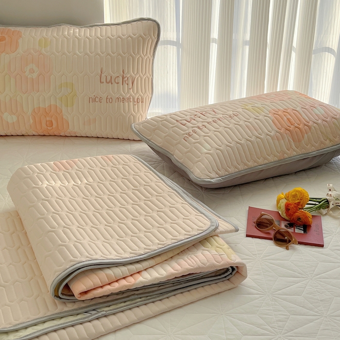 91家纺网 家纺一手货源 找家纺 慕尚家纺 2025新款乳胶大版席 小森物语