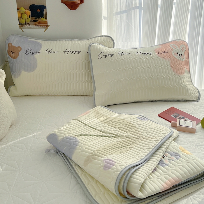 91家纺网 家纺一手货源 找家纺 慕尚家纺 2025新款乳胶大版席 笨笨熊