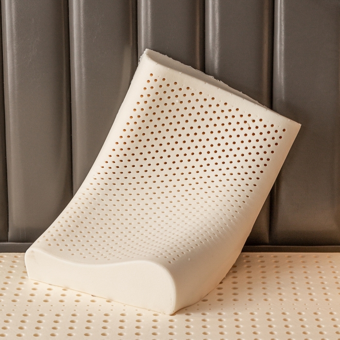 91家纺网 家纺一手货源 找家纺 泰国曼谷乳胶枕枫叶针织狼牙曲线按摩儿童A品乳胶枕裸芯批发