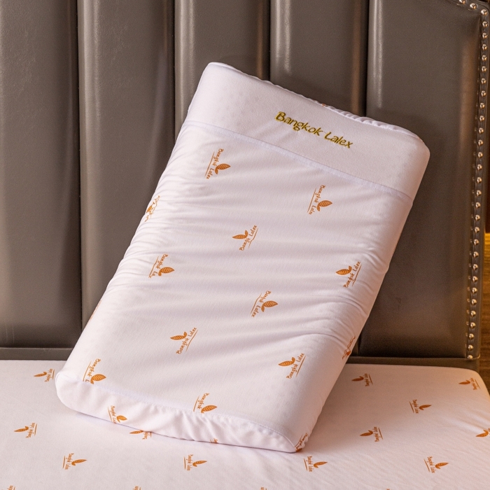 91家纺网 家纺一手货源 找家纺 泰国曼谷乳胶枕枫叶针织狼牙曲线按摩儿童A品乳胶枕裸芯批发