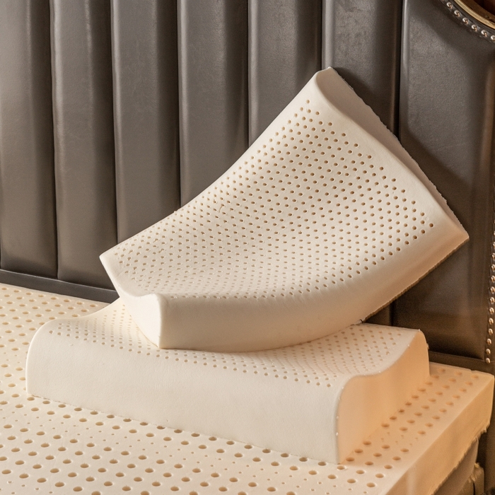 91家纺网 家纺一手货源 找家纺 泰国曼谷乳胶枕枫叶针织狼牙曲线按摩儿童A品乳胶枕裸芯批发