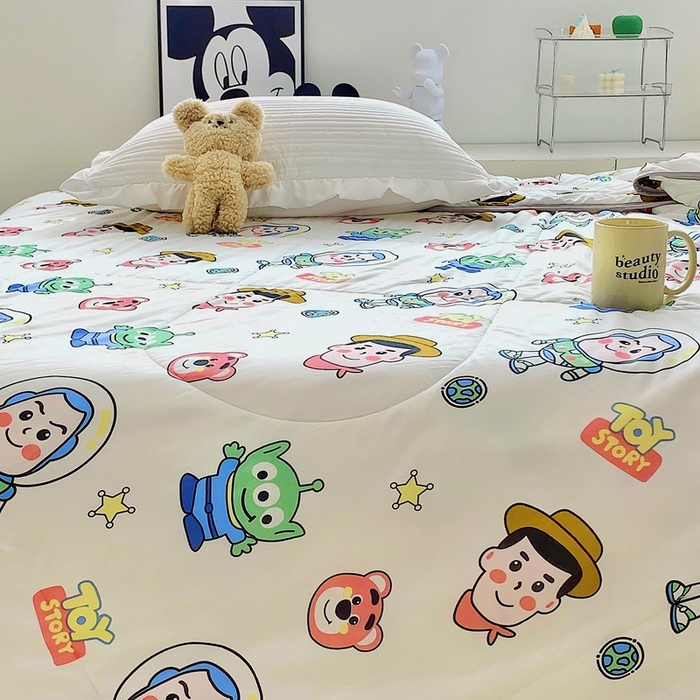 91家纺网 家纺一手货源 找家纺 星期八 2023新款迪士尼针织棉夏被 巴斯光年