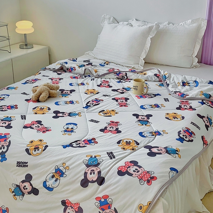 91家纺网 家纺一手货源 找家纺 星期八 2023新款迪士尼针织棉夏被 萌趣