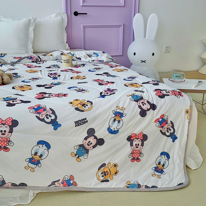 91家纺网 家纺一手货源 找家纺 星期八 2023新款迪士尼针织棉夏被 萌趣