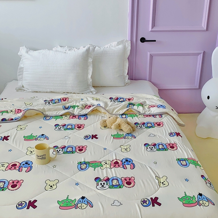 91家纺网 家纺一手货源 找家纺 星期八 2023新款迪士尼针织棉夏被 维尼乐园