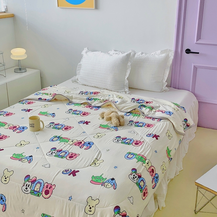 91家纺网 家纺一手货源 找家纺 星期八 2023新款迪士尼针织棉夏被 维尼乐园