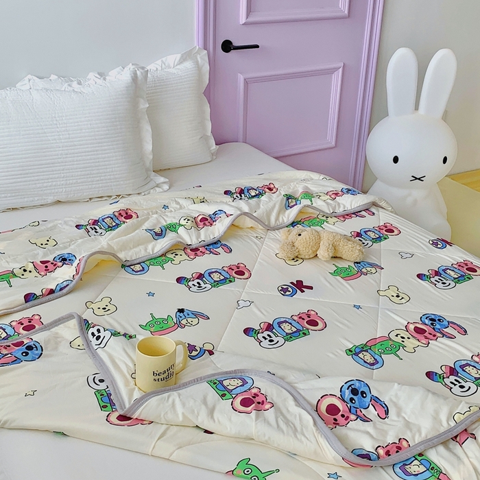 91家纺网 家纺一手货源 找家纺 星期八 2023新款迪士尼针织棉夏被 维尼乐园