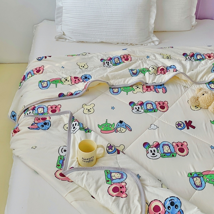 91家纺网 家纺一手货源 找家纺 星期八 2023新款迪士尼针织棉夏被 维尼乐园