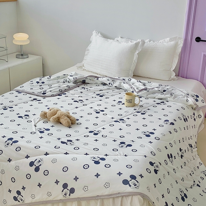 91家纺网 家纺一手货源 找家纺 星期八 2023新款迪士尼针织棉夏被 字母米奇