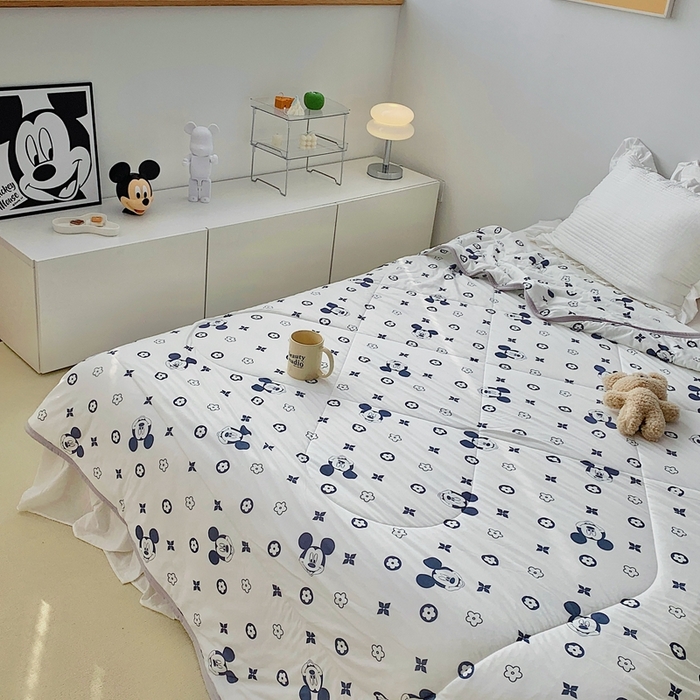 91家纺网 家纺一手货源 找家纺 星期八 2023新款迪士尼针织棉夏被 字母米奇