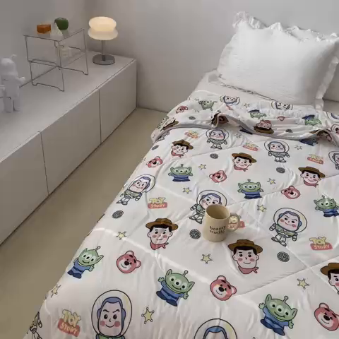 91家纺网 家纺一手货源 找家纺 星期八 2023新款迪士尼针织棉夏被 巴斯光年