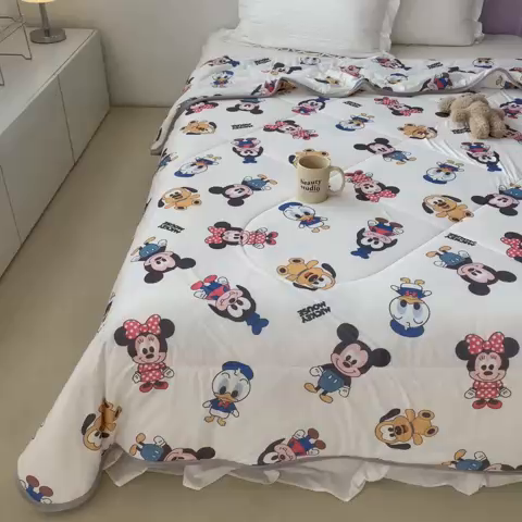 91家纺网 家纺一手货源 找家纺 星期八 2023新款迪士尼针织棉夏被 萌趣