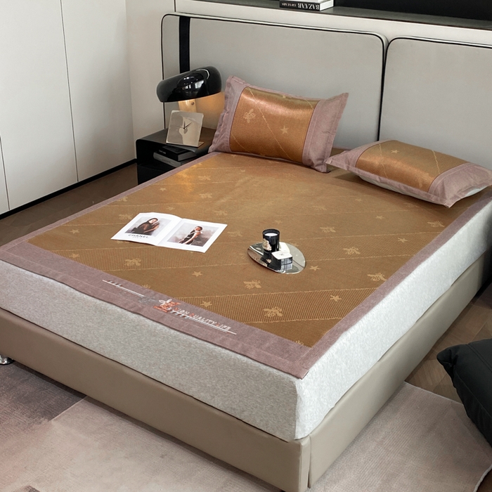 91家纺网 家纺一手货源 找家纺 伊被源 2023新款凉感冰藤席-沁雅、字母、蝶恋花 沁雅-咖