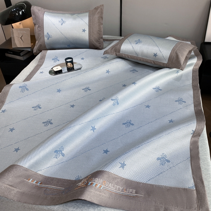 91家纺网 家纺一手货源 找家纺 伊被源 2023新款凉感冰藤席-沁雅、字母、蝶恋花 沁雅-灰蓝