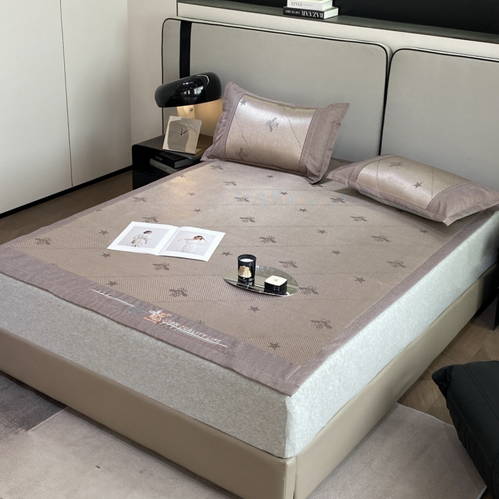 91家纺网 家纺一手货源 找家纺 伊被源 2023新款凉感冰藤席-沁雅、字母、蝶恋花 沁雅-香槟