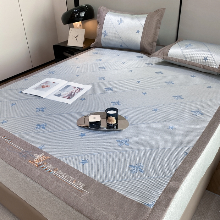 91家纺网 家纺一手货源 找家纺 伊被源 2023新款凉感冰藤席-沁雅、字母、蝶恋花 沁雅-灰蓝