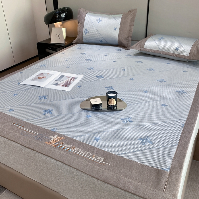 91家纺网 家纺一手货源 找家纺 伊被源 2023新款凉感冰藤席-沁雅、字母、蝶恋花 沁雅-灰蓝
