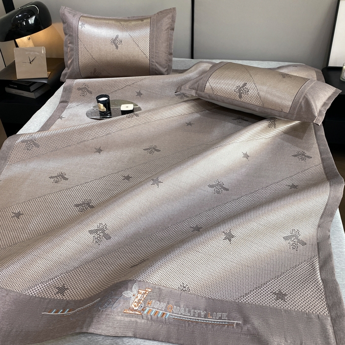 91家纺网 家纺一手货源 找家纺 伊被源 2023新款凉感冰藤席-沁雅、字母、蝶恋花 沁雅-香槟