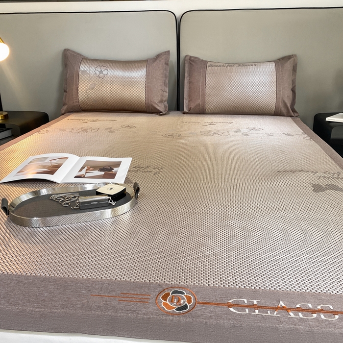 91家纺网 家纺一手货源 找家纺 伊被源 2023新款凉感冰藤席-沁雅、字母、蝶恋花 蝶恋花-香槟