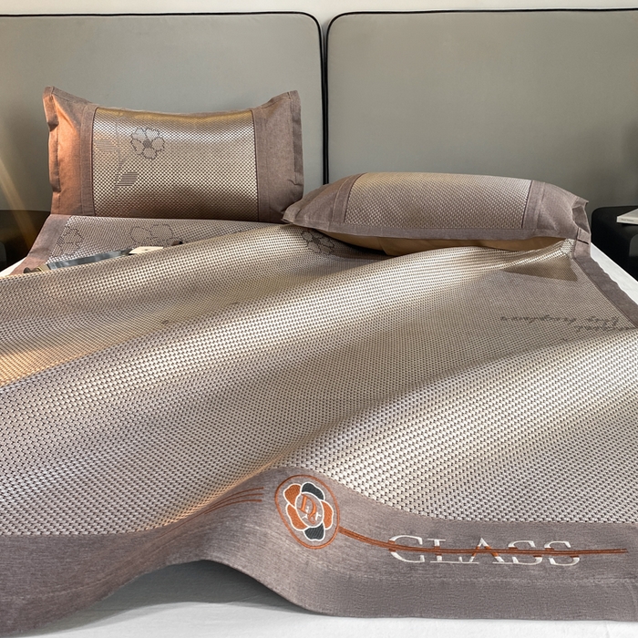 91家纺网 家纺一手货源 找家纺 伊被源 2023新款凉感冰藤席-沁雅、字母、蝶恋花 蝶恋花-香槟