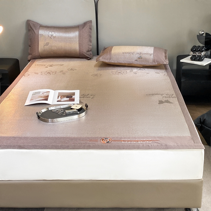 91家纺网 家纺一手货源 找家纺 伊被源 2023新款凉感冰藤席-沁雅、字母、蝶恋花 蝶恋花-香槟