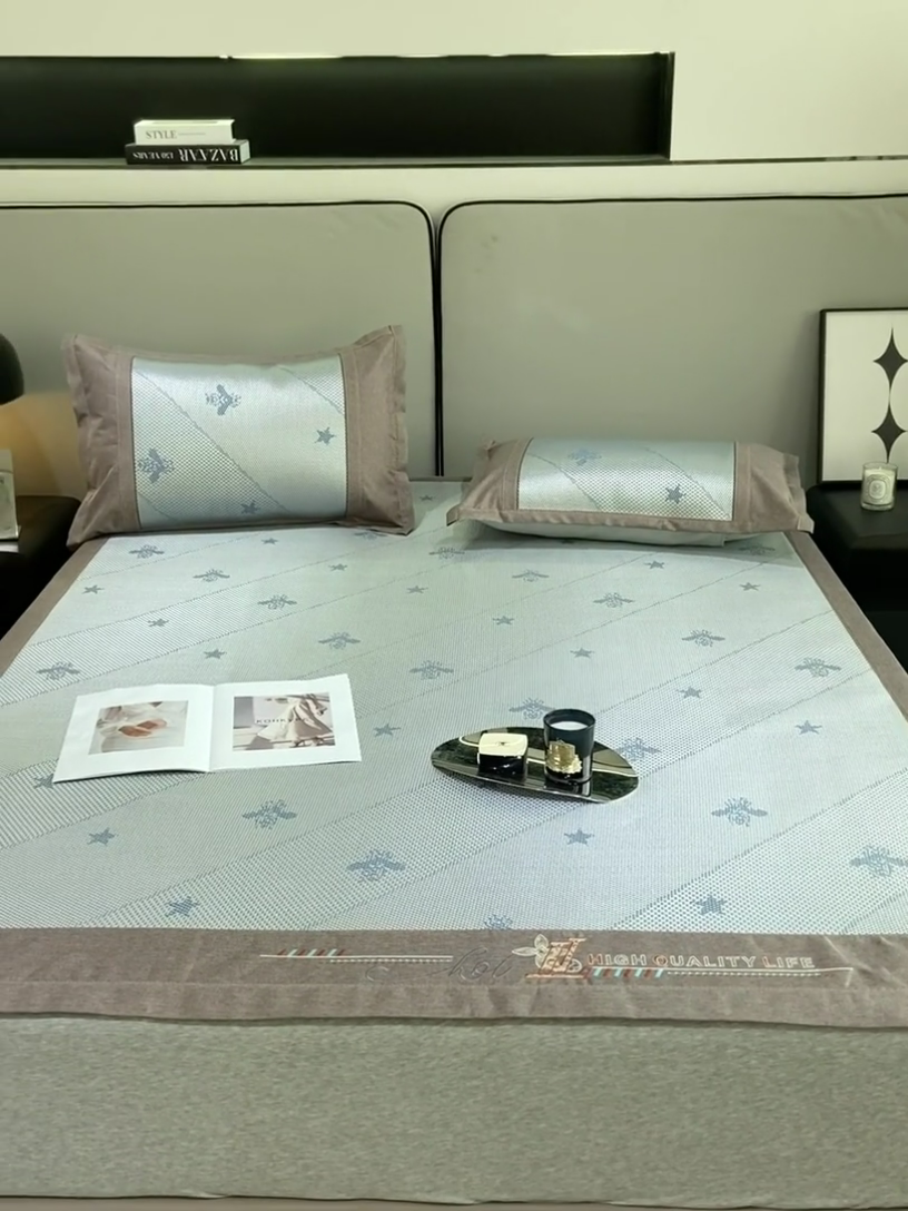 91家纺网 家纺一手货源 找家纺 伊被源 2023新款凉感冰藤席-沁雅、字母、蝶恋花 沁雅-灰蓝