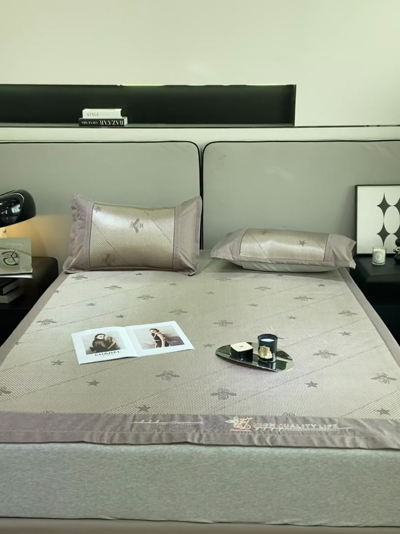 91家纺网 家纺一手货源 找家纺 伊被源 2023新款凉感冰藤席-沁雅、字母、蝶恋花 沁雅-香槟