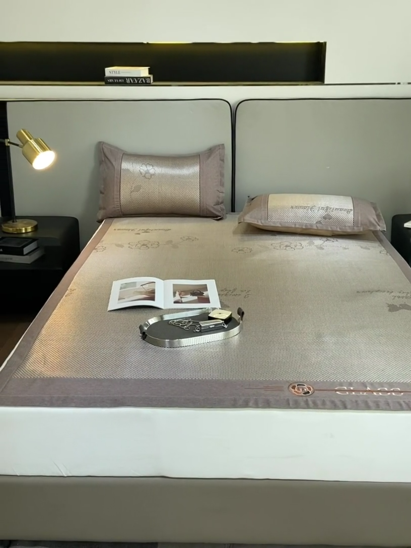 91家纺网 家纺一手货源 找家纺 伊被源 2023新款凉感冰藤席-沁雅、字母、蝶恋花 蝶恋花-香槟