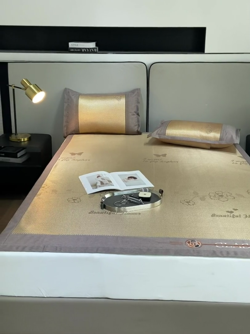 91家纺网 家纺一手货源 找家纺 伊被源 2023新款凉感冰藤席-沁雅、字母、蝶恋花 蝶恋花-金