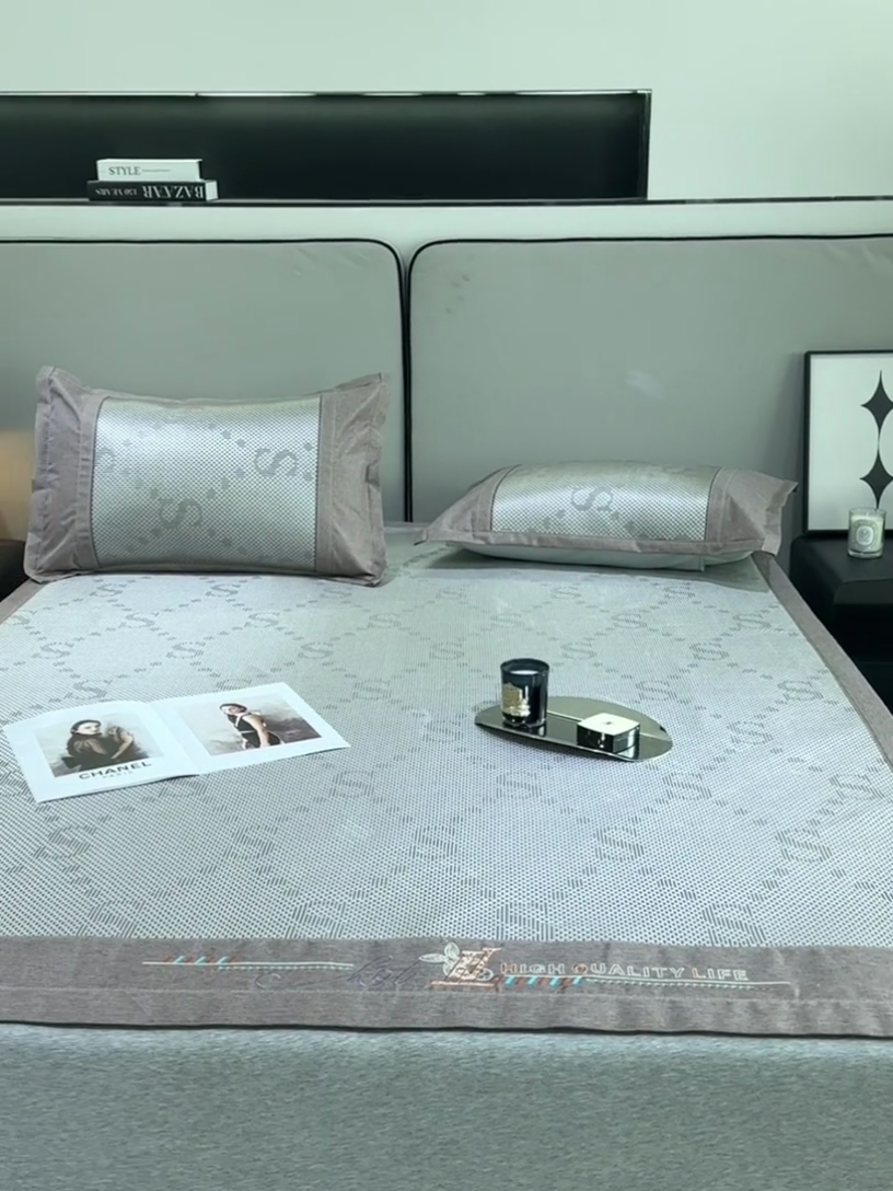 91家纺网 家纺一手货源 找家纺 伊被源 2023新款凉感冰藤席-沁雅、字母、蝶恋花 字母-灰