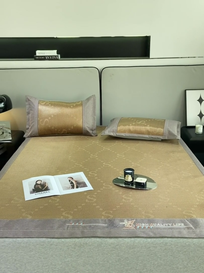 91家纺网 家纺一手货源 找家纺 伊被源 2023新款凉感冰藤席-沁雅、字母、蝶恋花 字母-咖