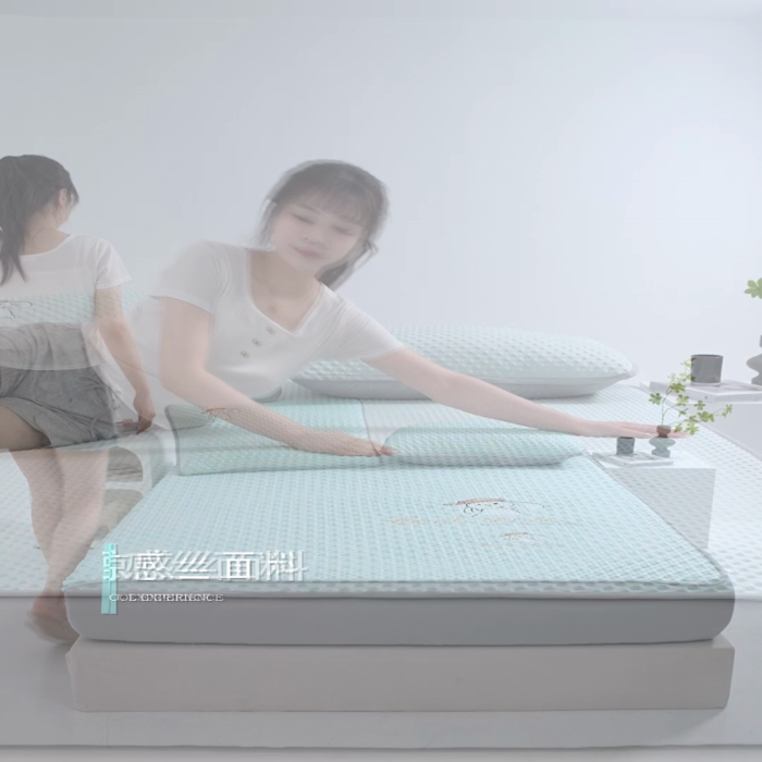 91家纺网 家纺一手货源 找家纺 伊被源 2023新款凉感丝豆豆席绑带款床笠款凉席三件套-冰兔兔 冰兔兔-云朵白（床笠款）