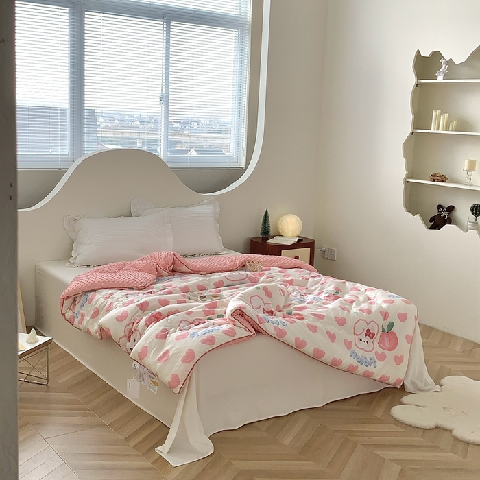 91家纺网 家纺一手货源 找家纺 星期八 2023新款全棉豆豆春秋被夏被 桃子兔